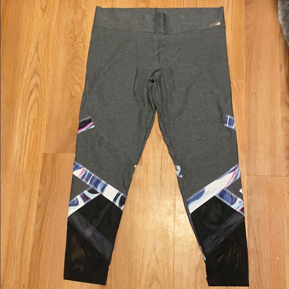 PINK Victoria's Secret Pants - Victoria secret pink leggings